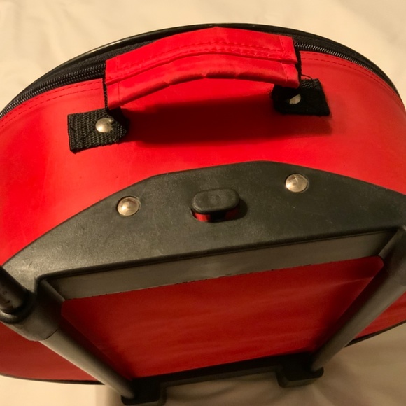 Rare Child’s Pokemon PIKACHU Round Rolling Soft Suitcase with Telescopic Handle - Picture 5 of 16